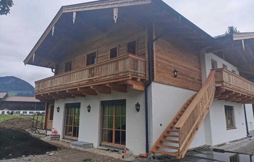 Hochwertiges-Tiroler-Einfamilienhaus-mit-Altholz Hochwertiges-Tiroler-Einfamilienhaus-mit-Altholz